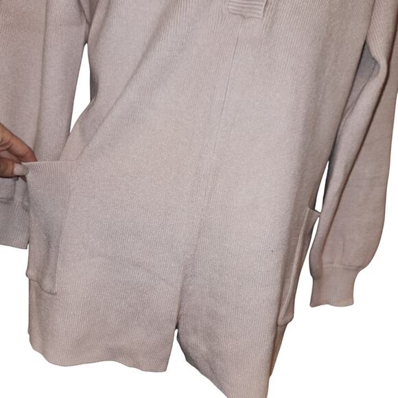 NWOT Light Pink Sweater Long Bell Sleeved Shorts Romper One Piece Sz Small - Picture 3 of 5